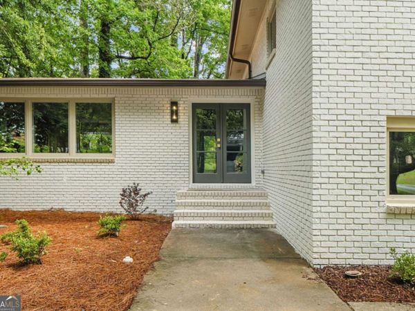 2820 Ponderosa Circle, Decatur, GA 30033