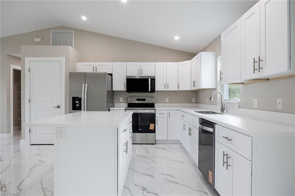 14130 Roof St, Fort Myers, FL 33905 Photo