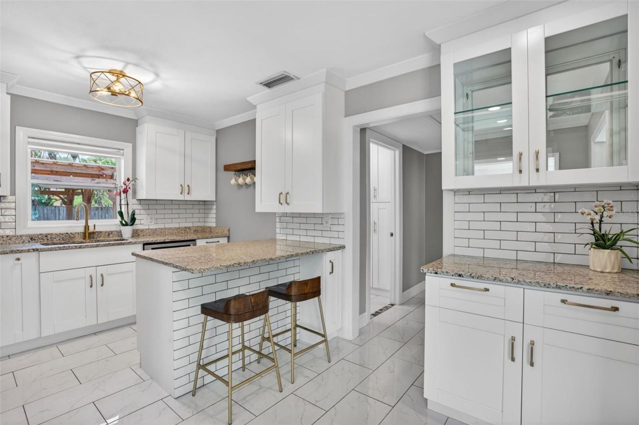 2810 Sanders Drive, Tampa, FL 33611 Photo