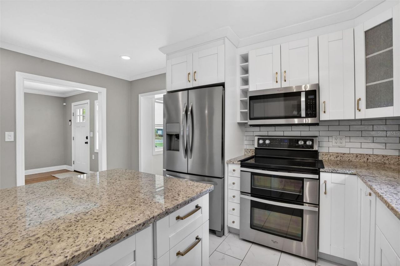 2810 Sanders Drive, Tampa, FL 33611 Photo