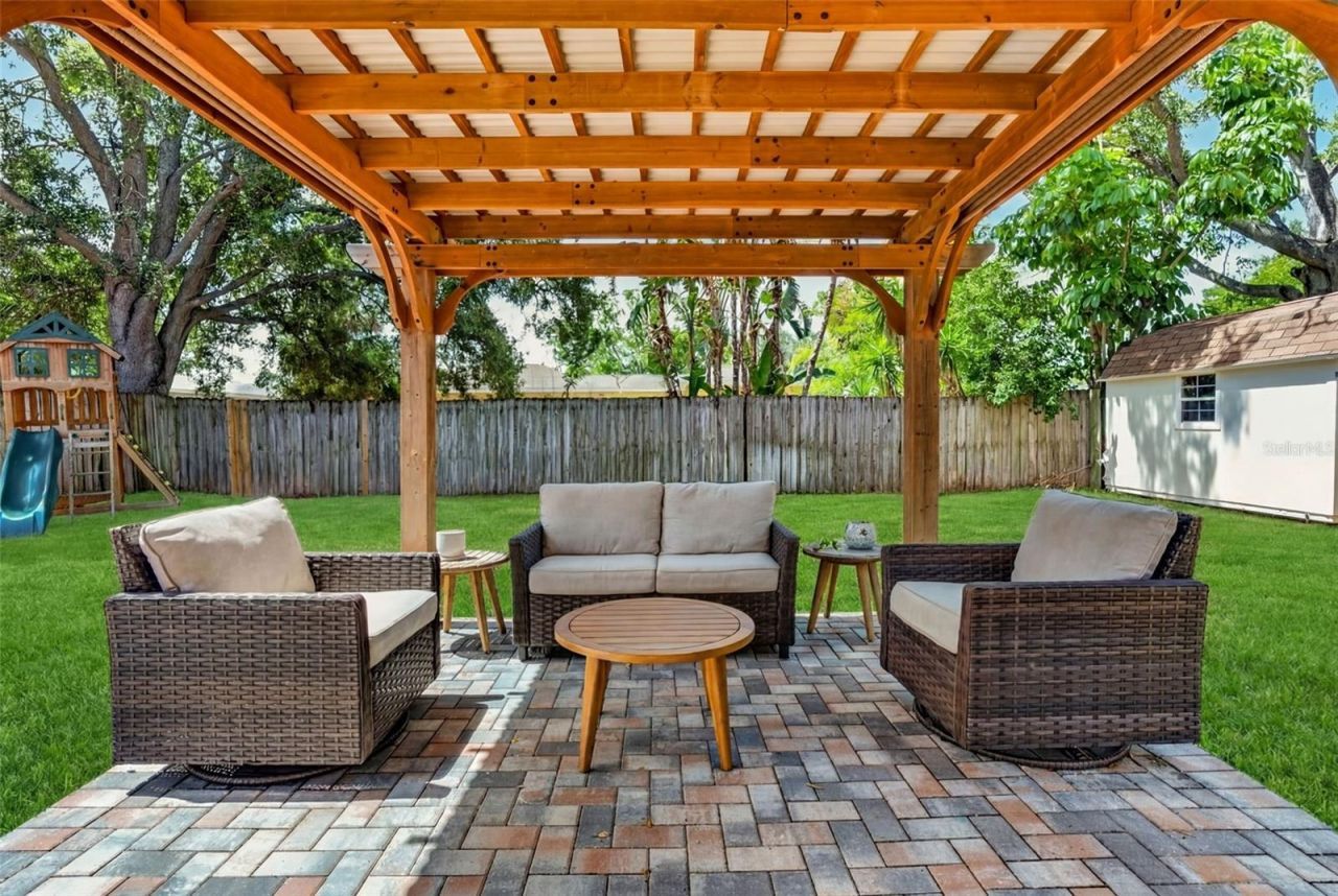 2810 Sanders Drive, Tampa, FL 33611 Photo