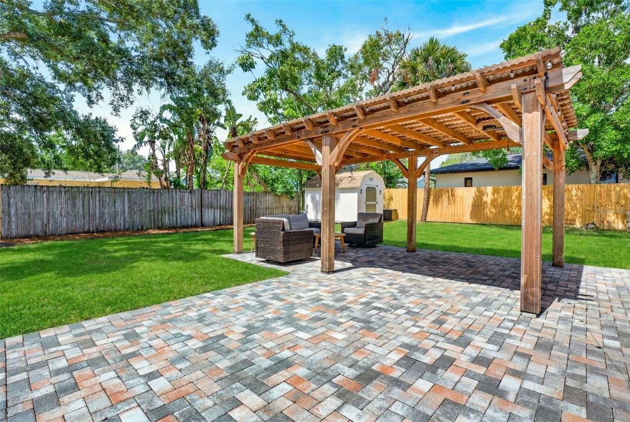 2810 Sanders Drive, Tampa, FL 33611 Photo