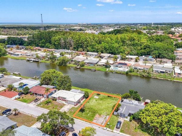 7211 ASHWOOD DRIVE , PORT RICHEY, FL 34668