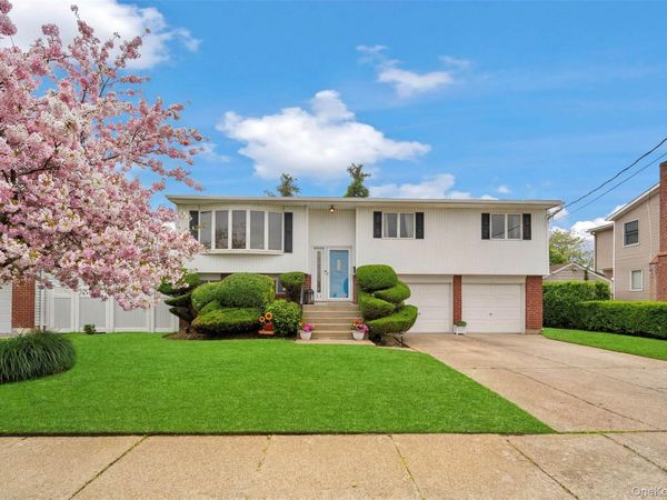 117 Washington Place , Massapequa, NY 11758