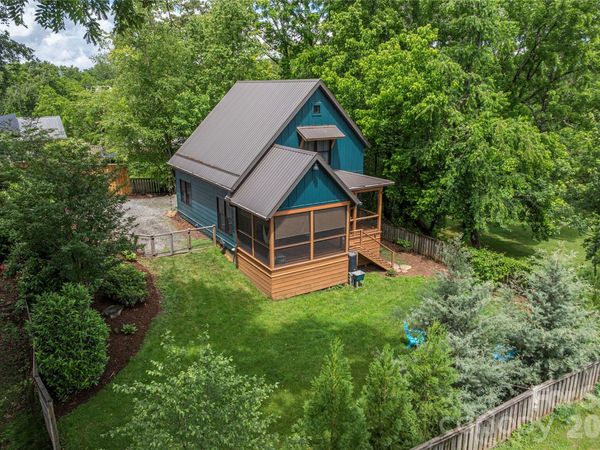 5 Grove Street, Weaverville, NC 28787