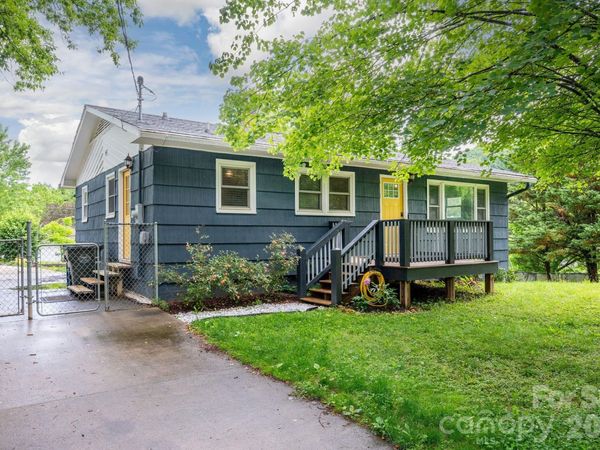 65 Farley Street , Waynesville, NC 28786