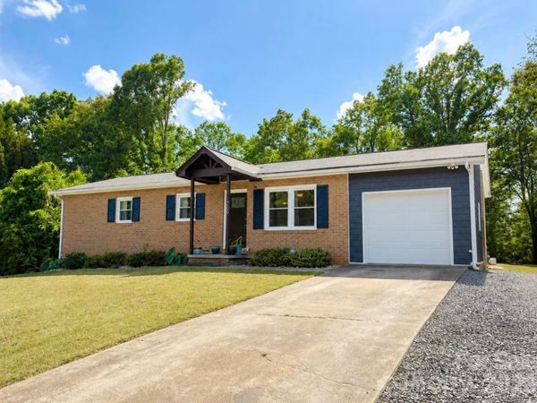 3500 Alta Vista Way , Morganton, NC 28655