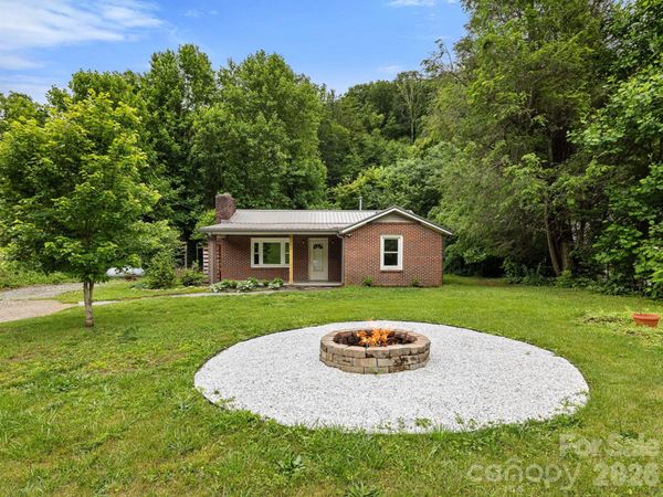 205 Old Fort Road , Fairview, NC 28730