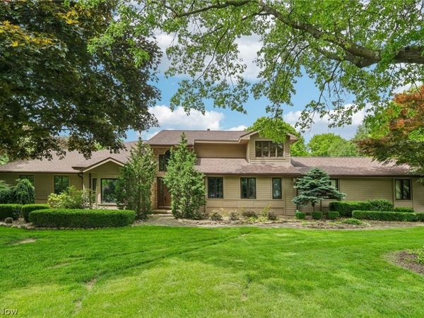 1006 Traci Lane, Copley, OH 44321