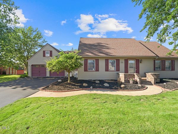 914 W Melrose Avenue , Findlay, OH 45840