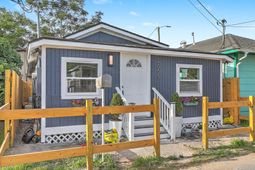 2055 Beech Avenue photo 4