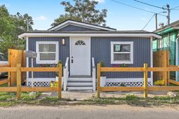2055 Beech Avenue photo 4