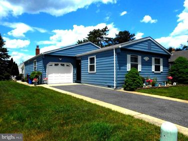 46 WOODSTOCK DRIVE, TOMS RIVER, NJ 08757