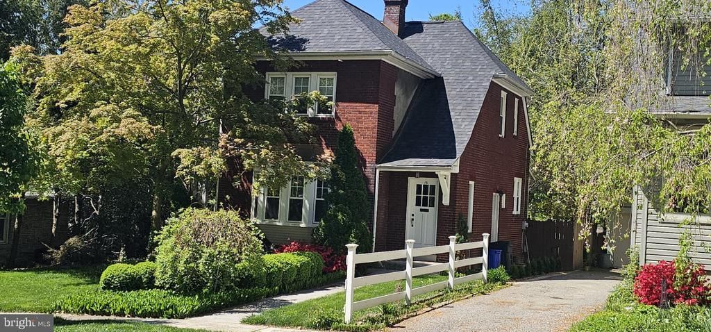 16 N 27TH STREET, CAMP HILL, PA 17011