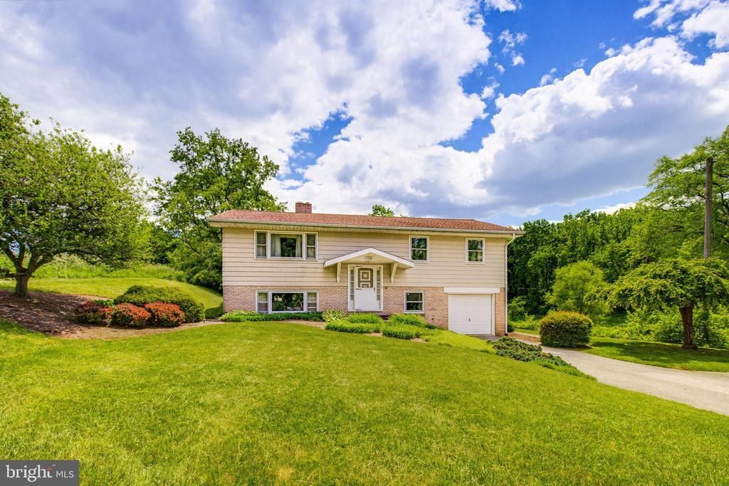 1110 LOMBARD ROAD, RED LION, PA 17356