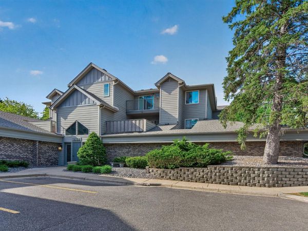 2160 Ridge Drive, Unit 38, Saint Louis Park, MN 55416