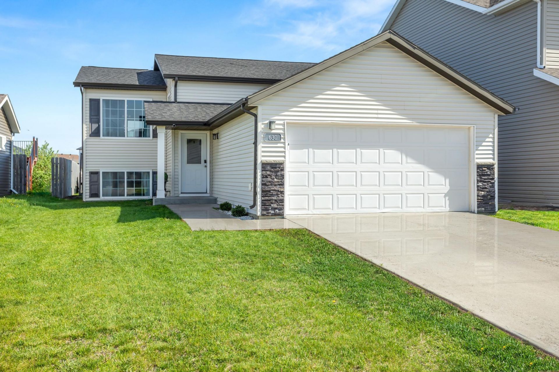630 38th Avenue E, West Fargo, ND 58078 Main Photo