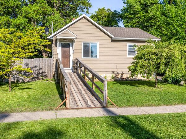 405 14th Street N, Moorhead, MN 56560