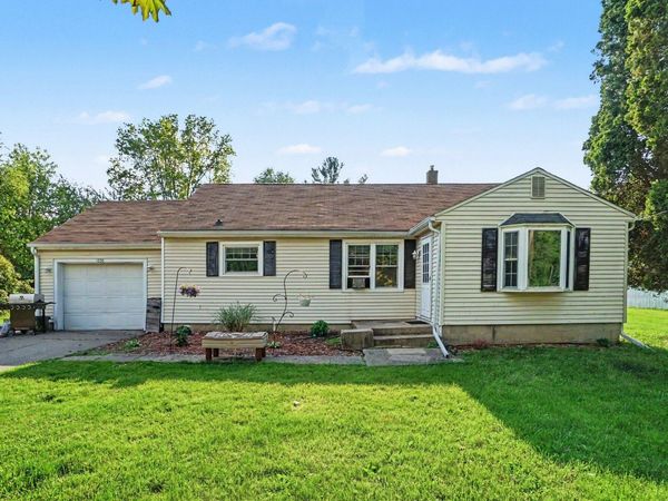 1230 Longfellow Avenue, Jackson, MI 49202