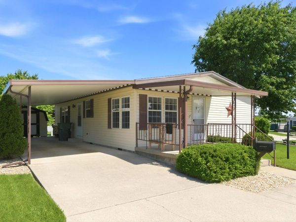 306 Village Court, Fairborn, OH 45324
