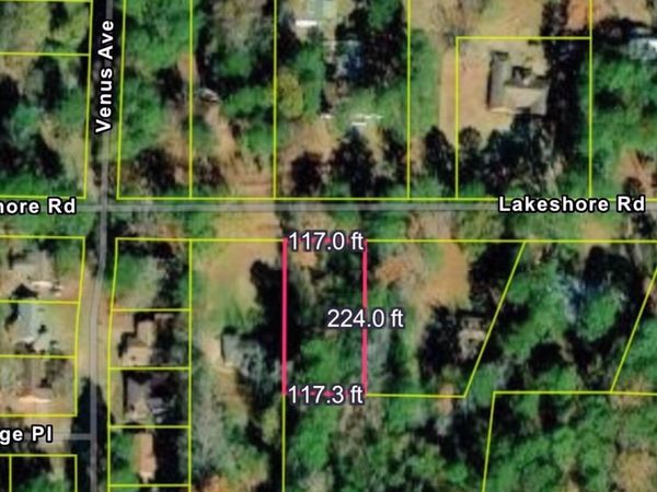 Lake Shore Road, Jackson, MS 39212
