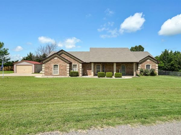 121 Eagle Lake Lane, Newcastle, OK 73065