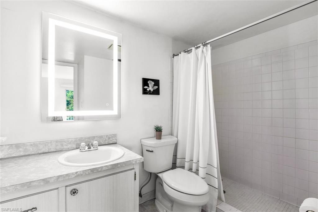 3150 Binnacle Dr , Unit 217, Naples, FL 34103 Photo