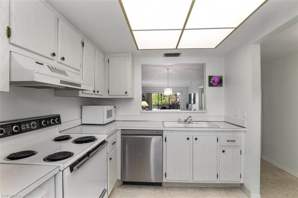 3150 Binnacle Dr , Unit 217, Naples, FL 34103 Photo