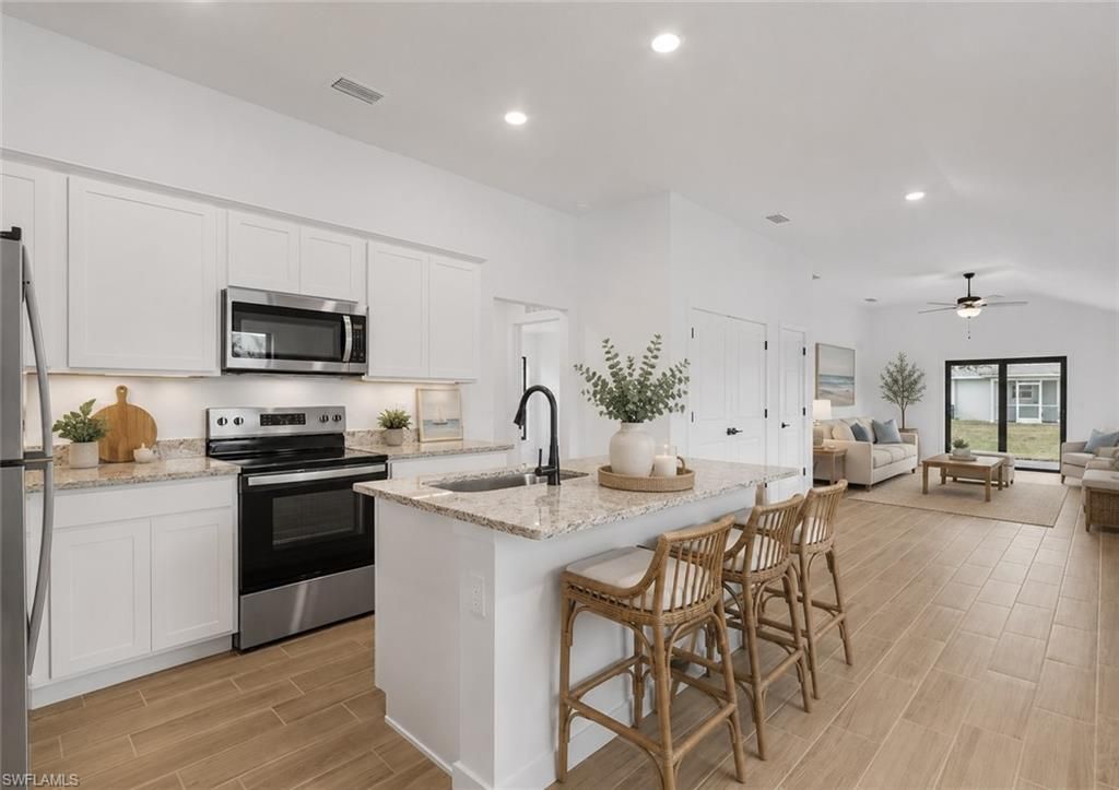 434 Parkdale Blvd, Lehigh Acres, FL 33974 Photo