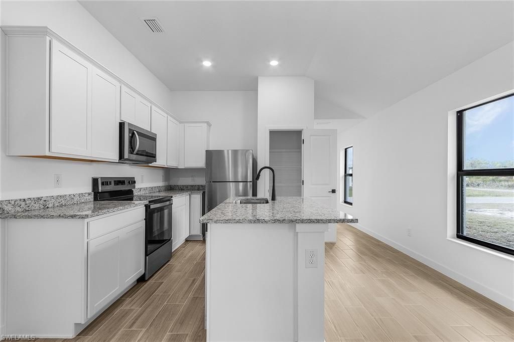 434 Parkdale Blvd, Lehigh Acres, FL 33974 Photo