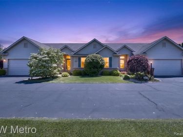 717 Koreys Circle, Blissfield Village, Mi 49228
