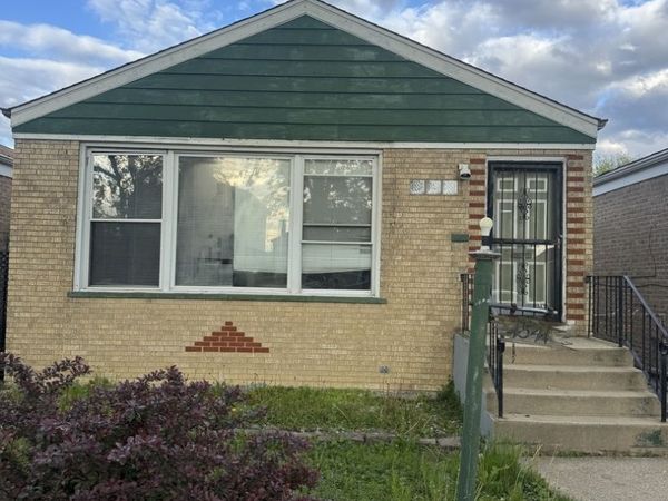 4541 S LeClaire Avenue, Chicago, IL 60638