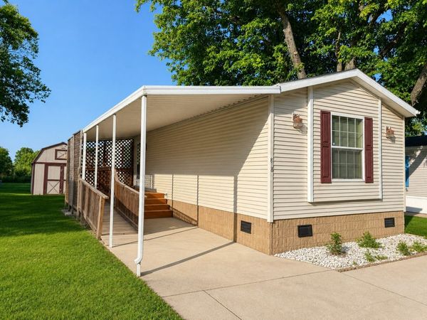 818 Peach Tree Street , Urbana, IL 61802
