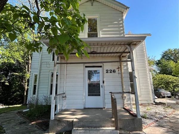 226 E 5th Street , Alton, IL 62002