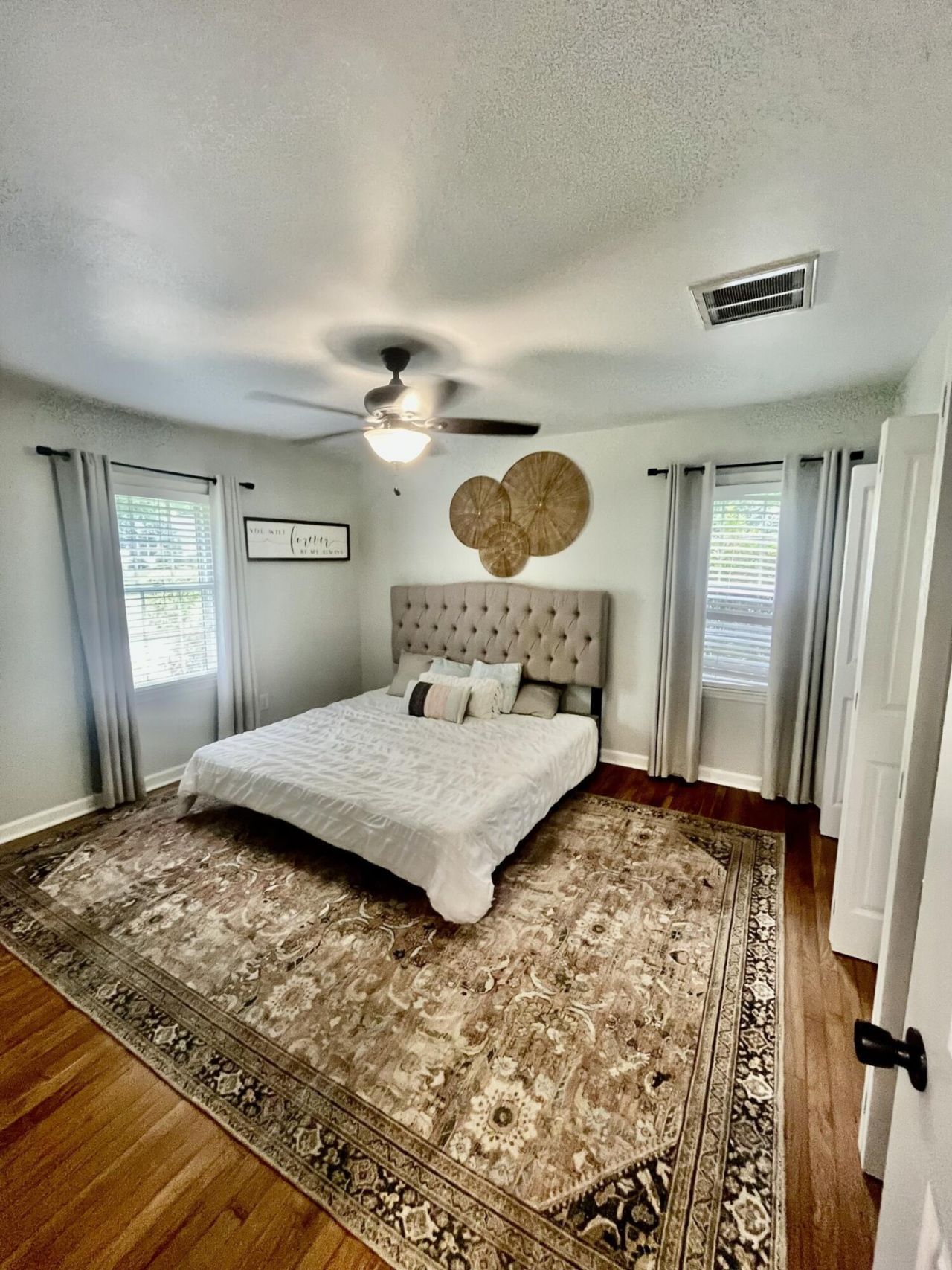 115 Woodlawn Street Photo 10