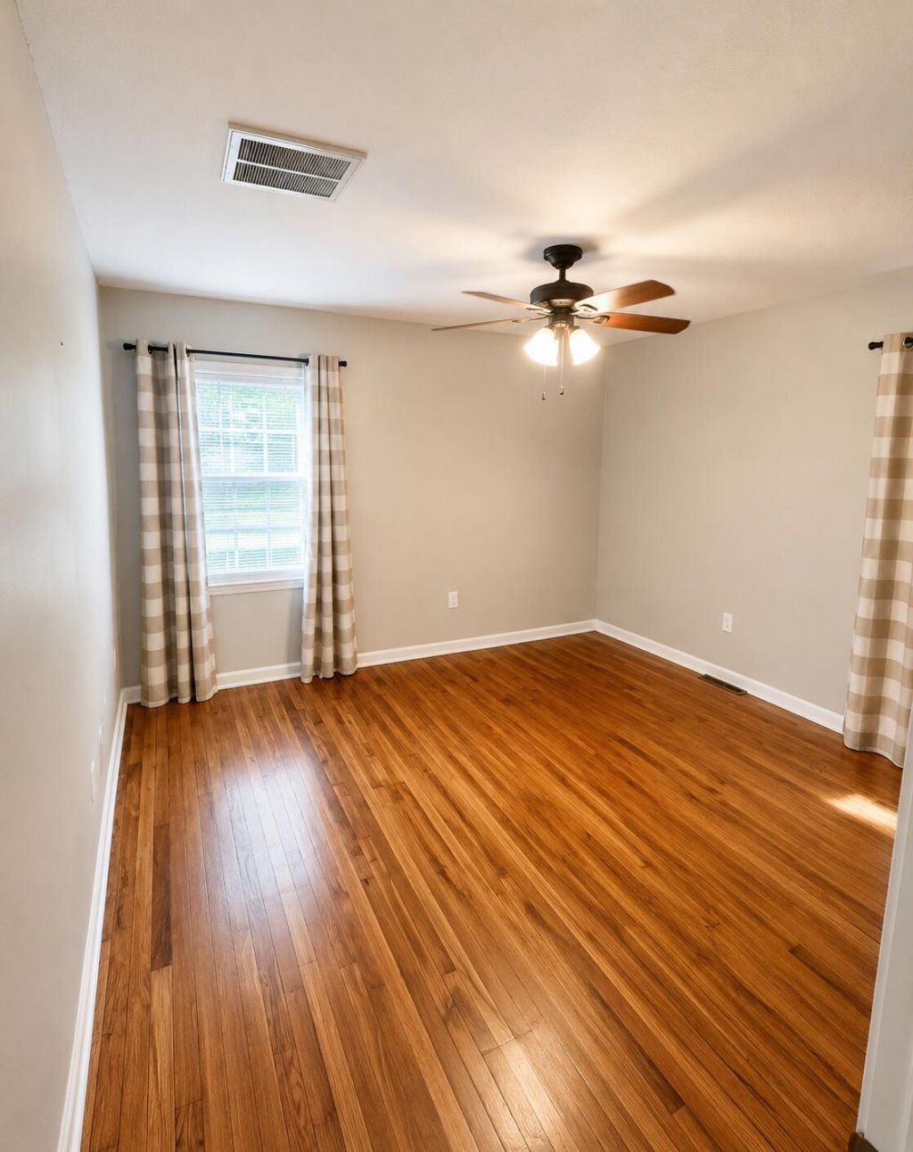 115 Woodlawn Street Photo 13