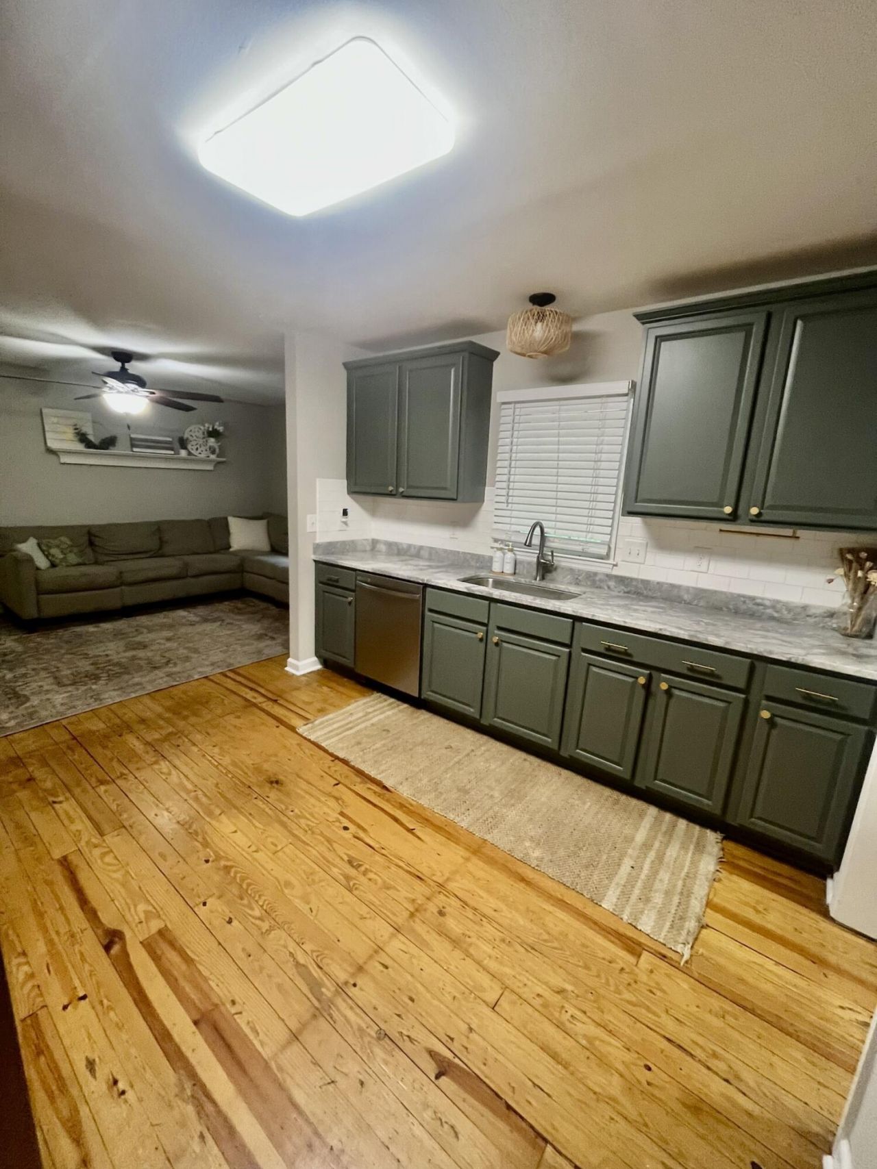 115 Woodlawn Street Photo 5