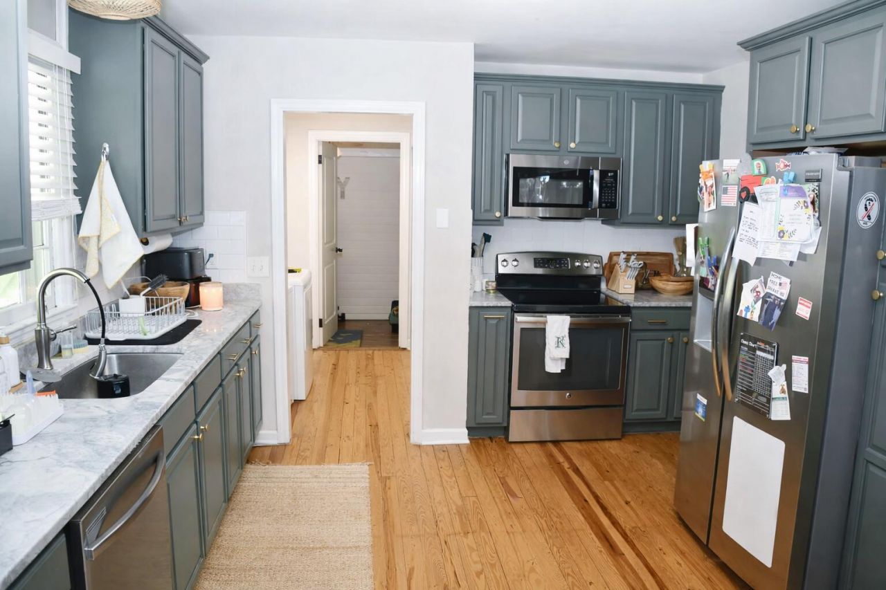 115 Woodlawn Street Photo 8