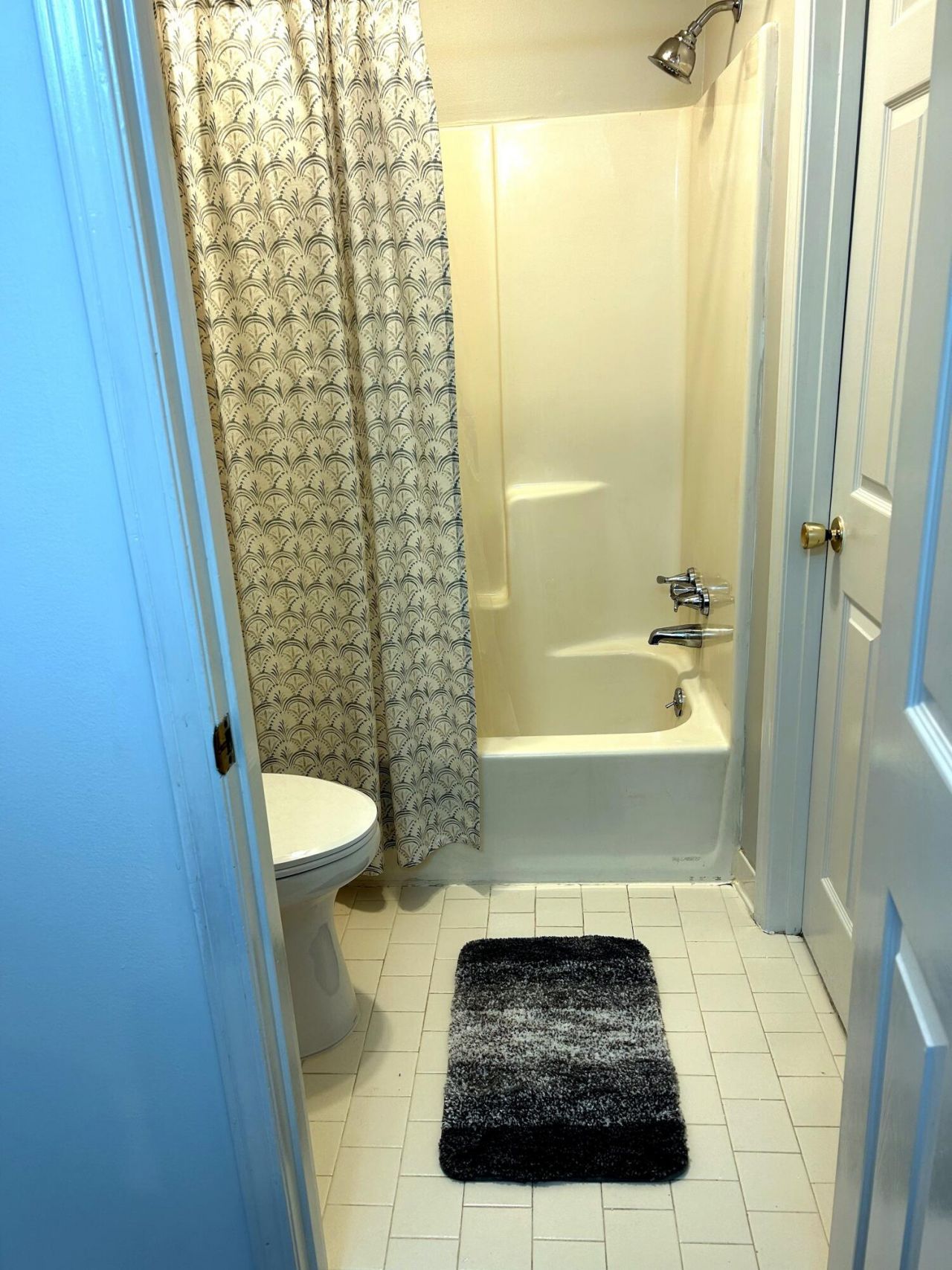 2422 Woodstock Avenue Photo 13
