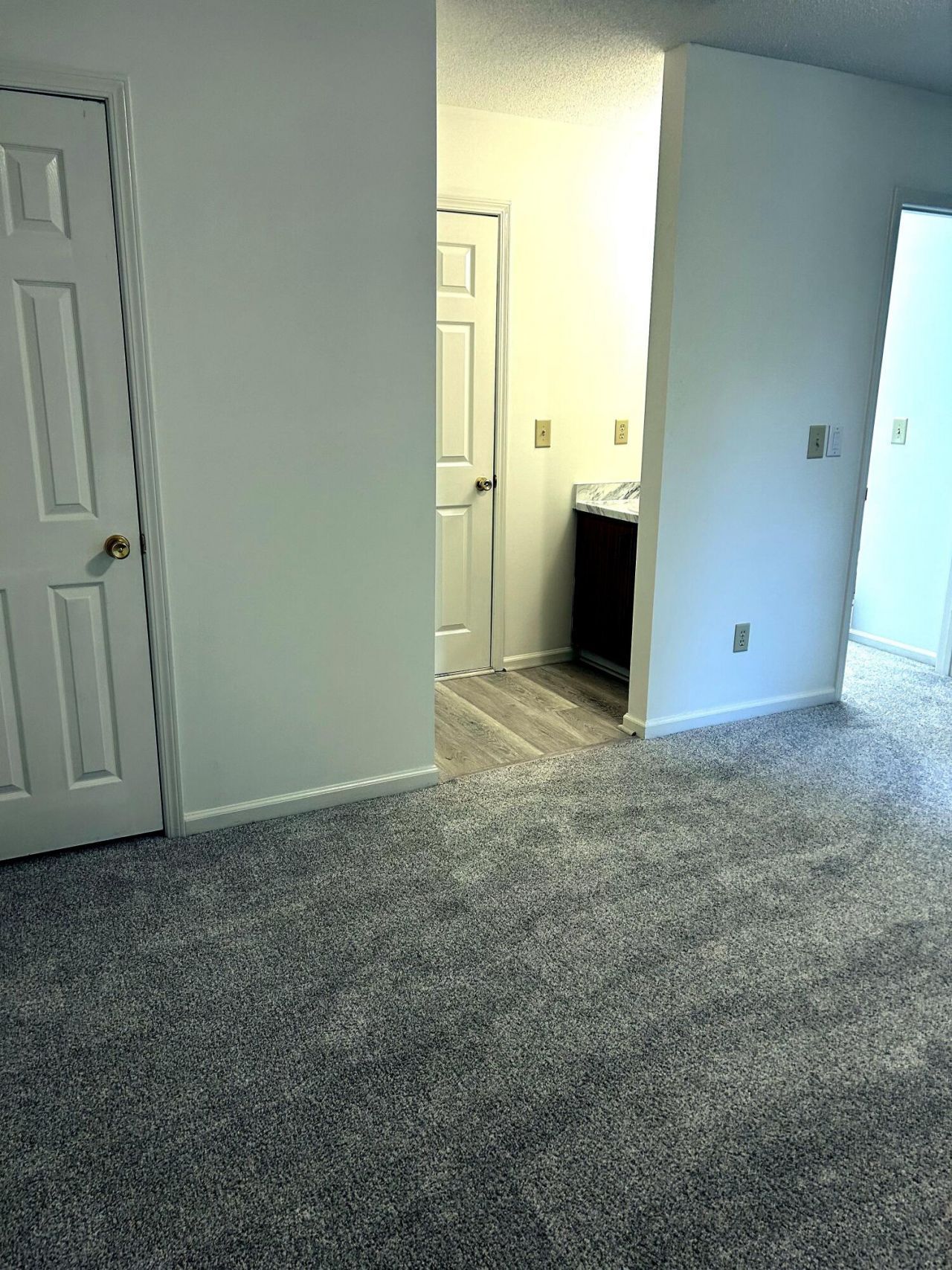 2422 Woodstock Avenue Photo 14