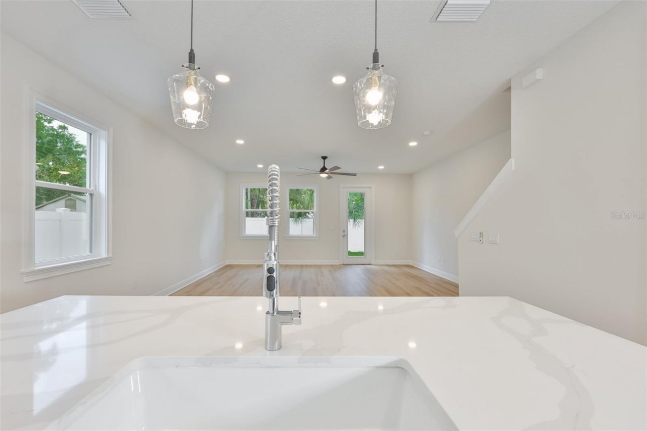 1913 W Beach Street, Tampa, FL 33607 Photo