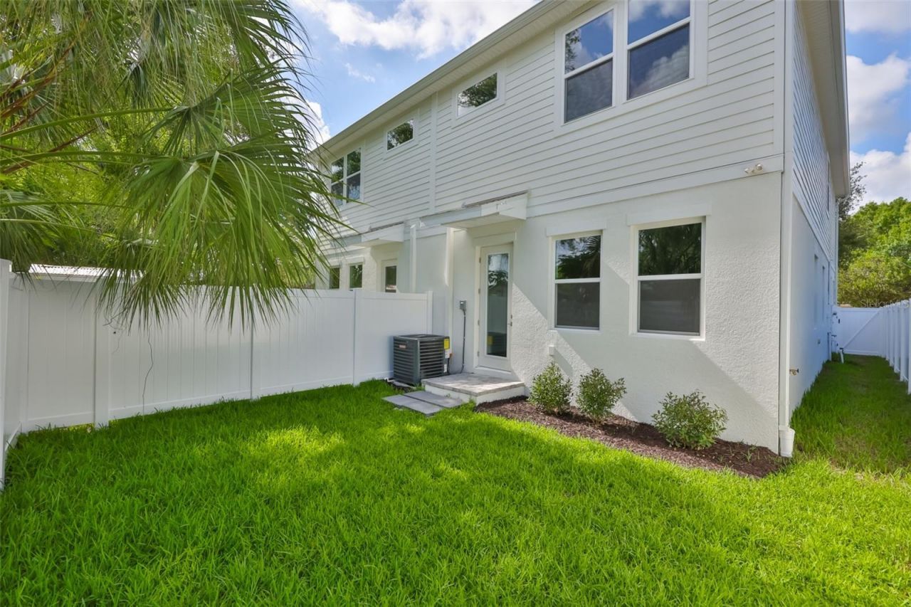 1913 W Beach Street, Tampa, FL 33607 Photo