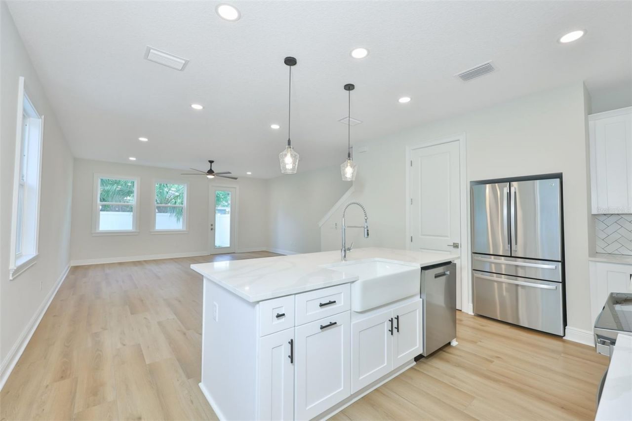 1913 W Beach Street, Tampa, FL 33607 Photo
