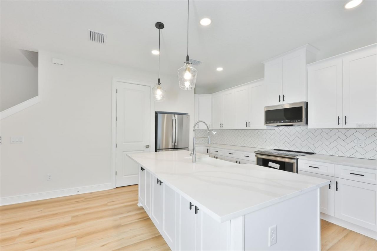 1913 W Beach Street, Tampa, FL 33607 Photo
