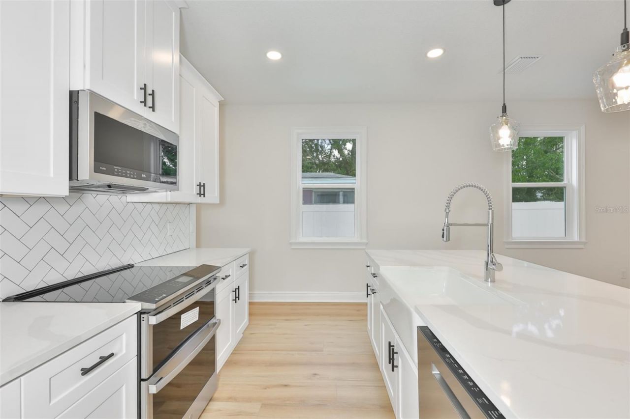1913 W Beach Street, Tampa, FL 33607 Photo