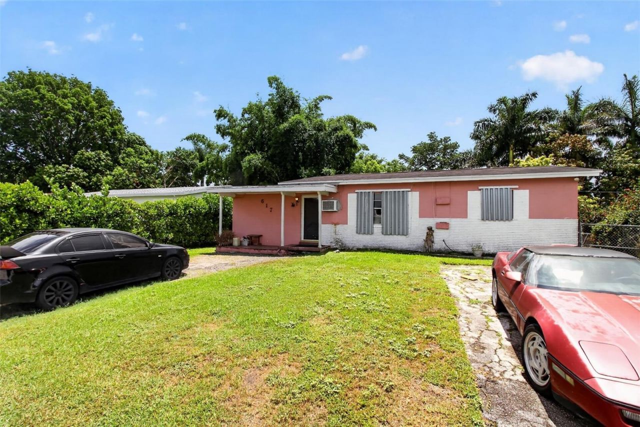 617 SW 14th Street, Belle Glade, FL 33430 Photo