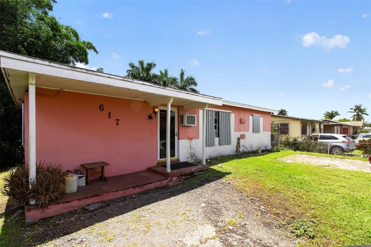 617 SW 14th Street, Belle Glade, FL 33430 Photo