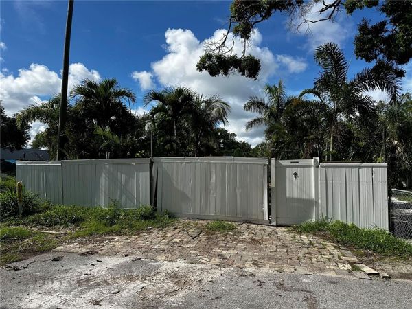 715 SMITH STREET , CLEARWATER, FL 33756
