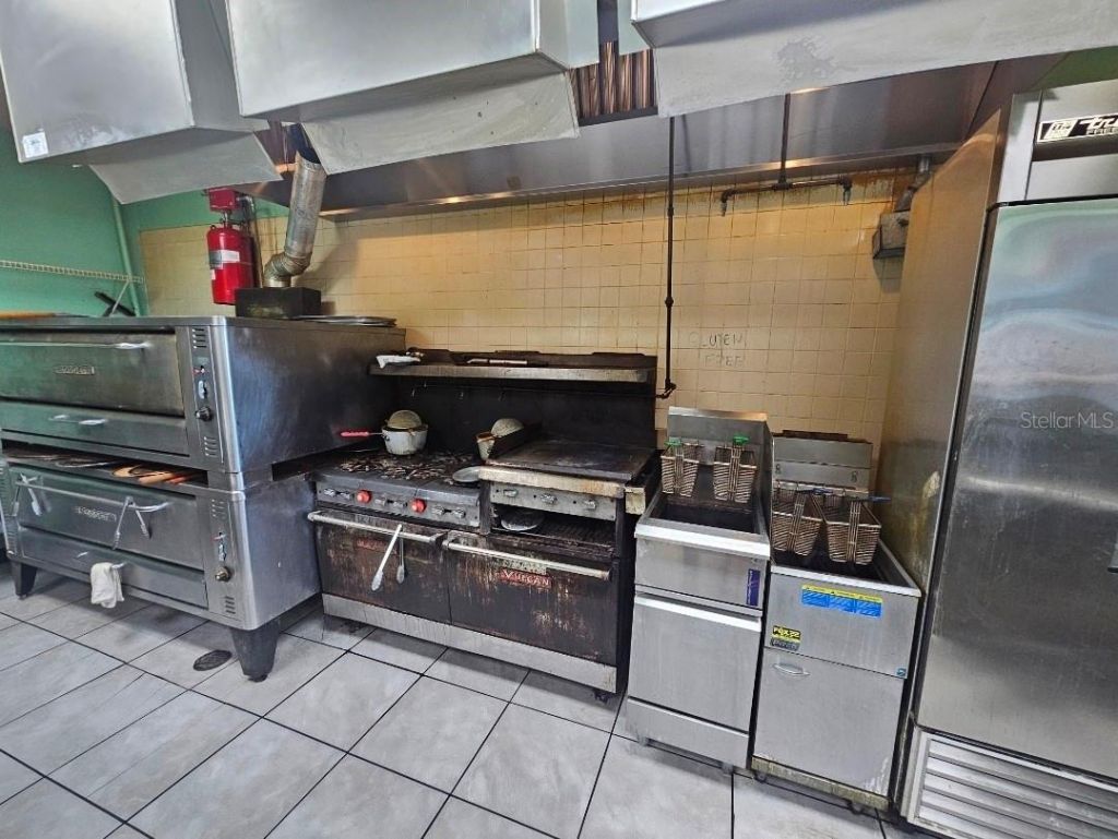 6830 14th Street W, Unit A, Bradenton, FL 34207 Photo