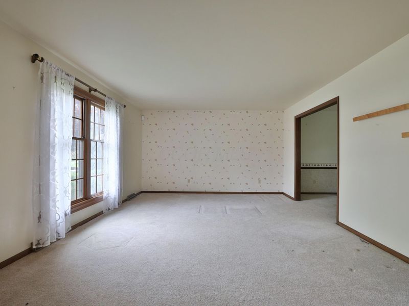 1033 Firth Avenue, Columbus, OH 43085 Photo 6